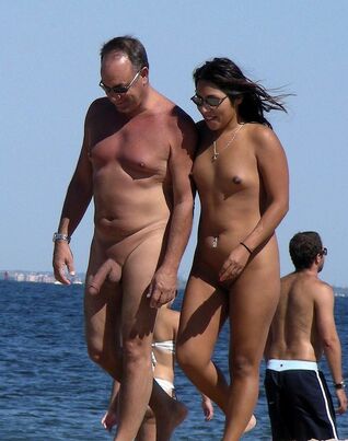 Downright nude pair in the resort