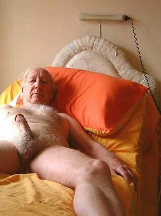 Nude Older guys flashes large..
