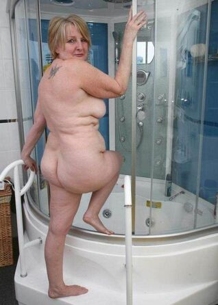 Absolutly nude Grandmothers GOT..