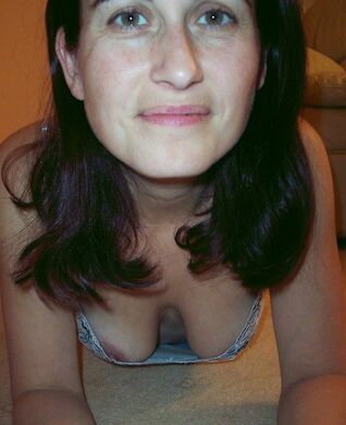 Naked mature tits, inexperienced